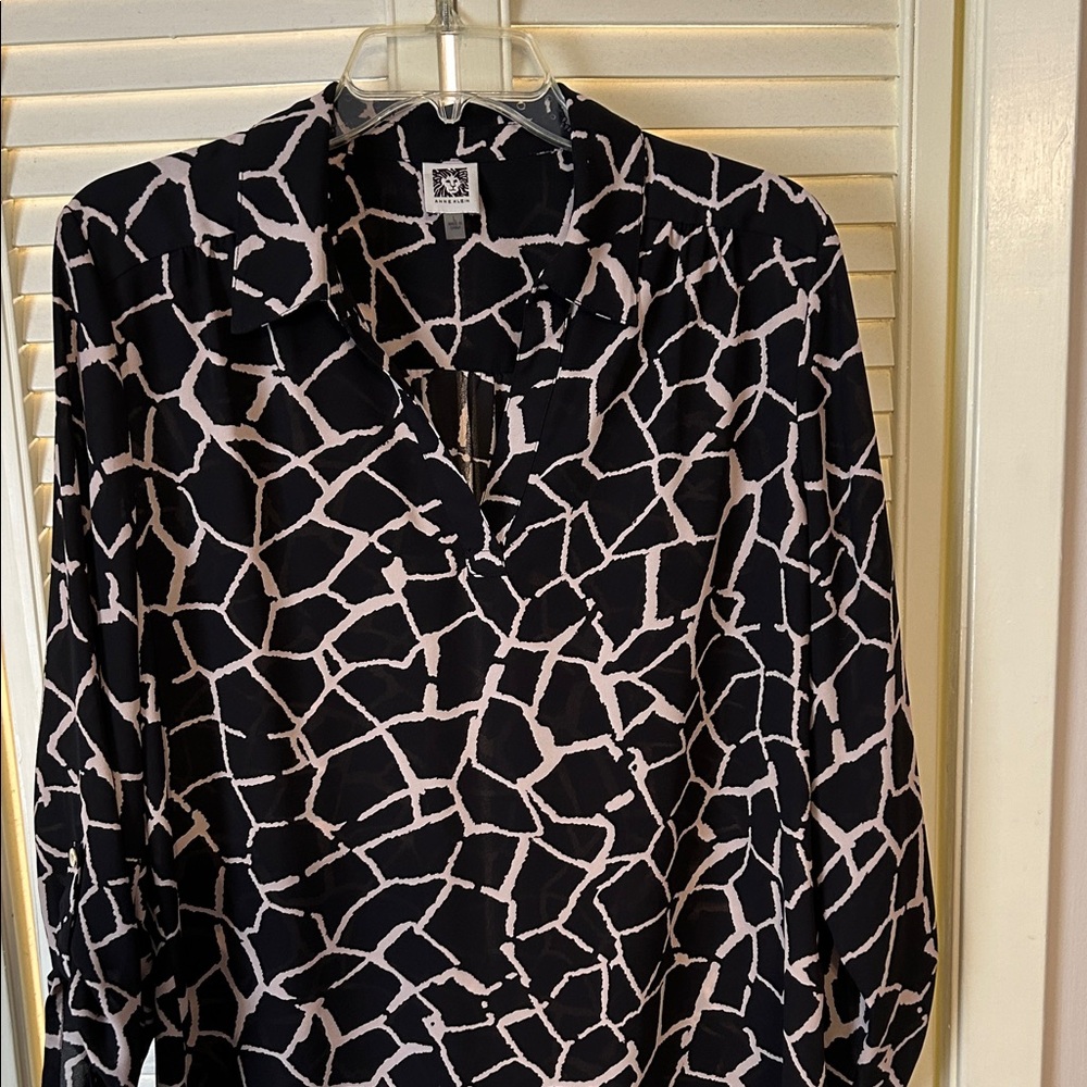 Anne Klein Black and Cream Top